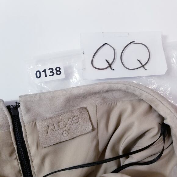 RARE Alexis 100% Genuine Leather Suede Belted Halter Dress with Side pockets - Picture 16 of 16